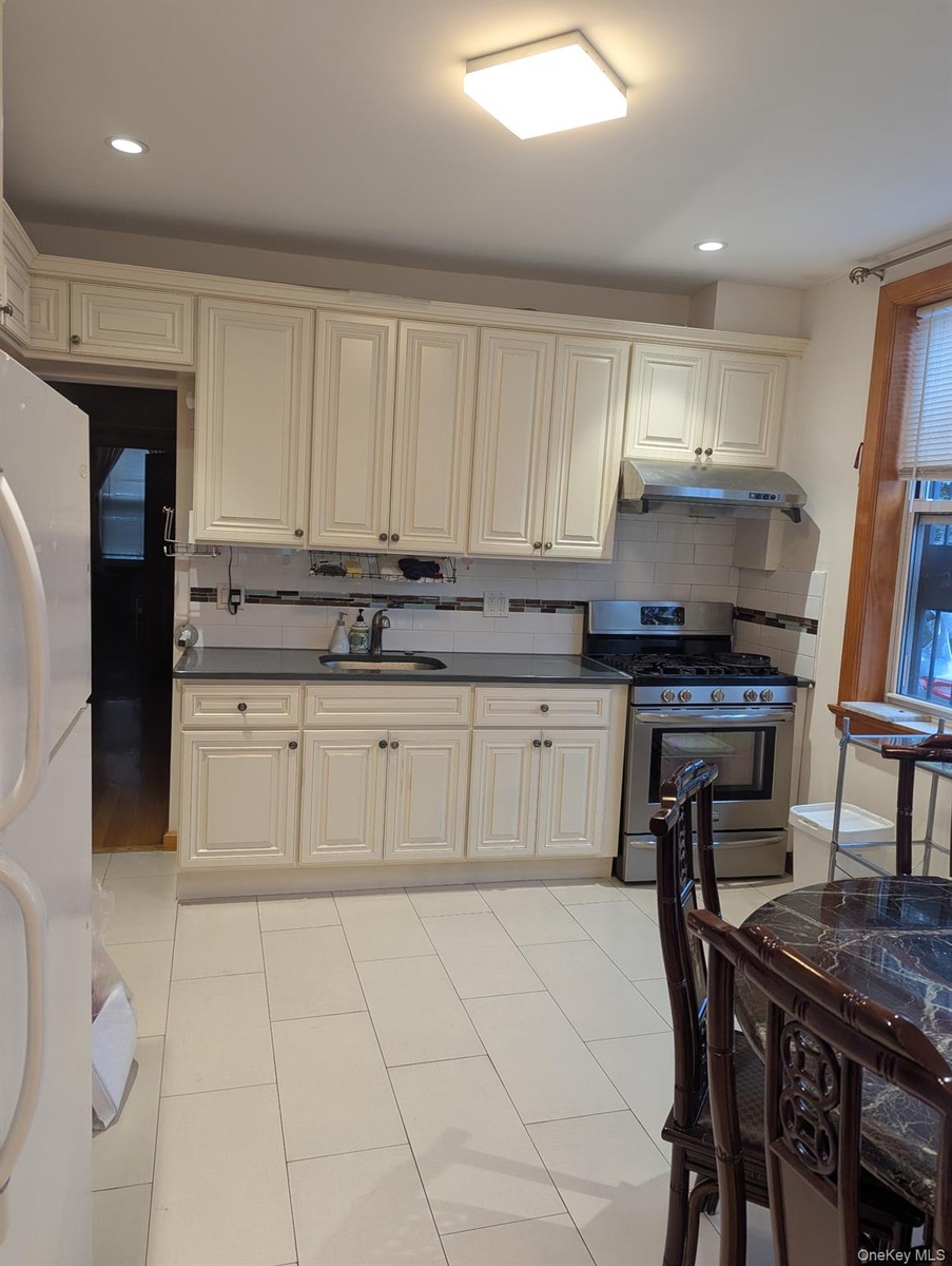 1Fl Kitchen Area