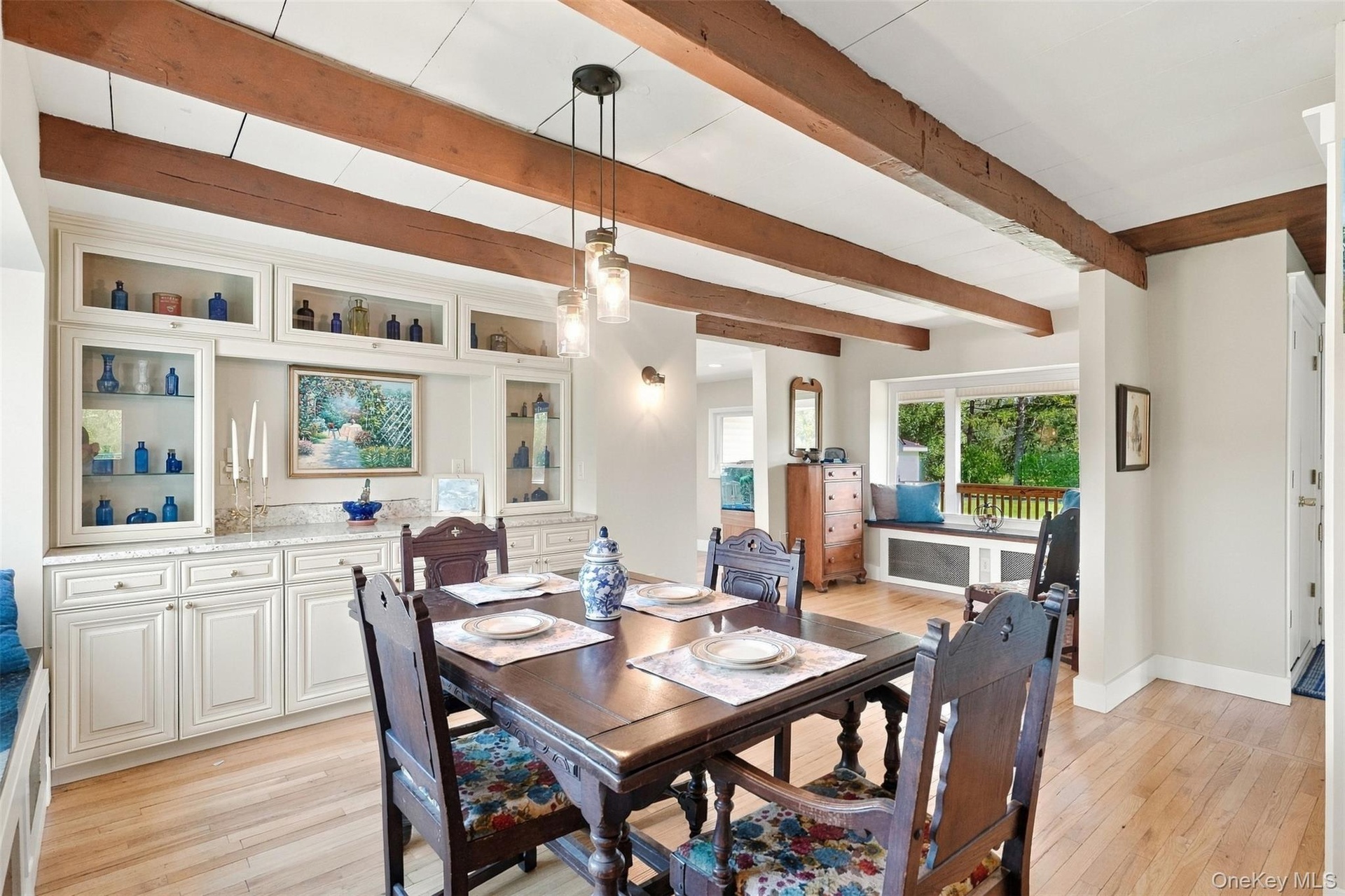 Built-ins with custom lighting