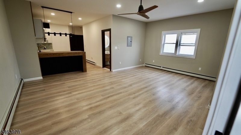livingroom/ eat in kitchen