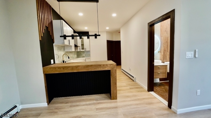 eating kitchen