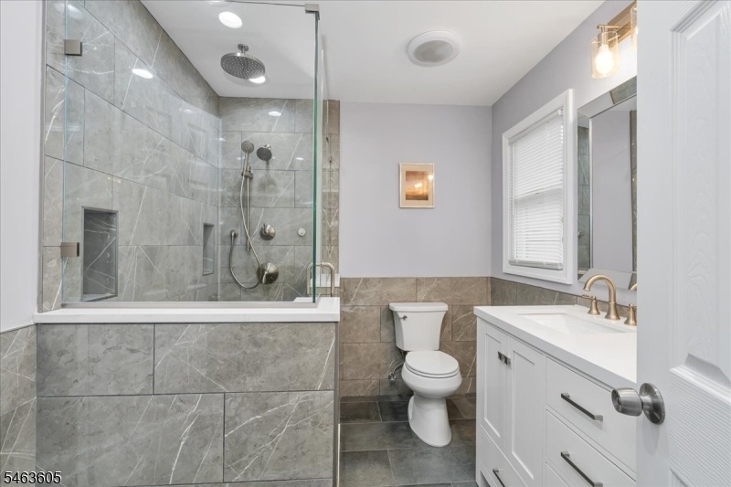 Primary Full Bath