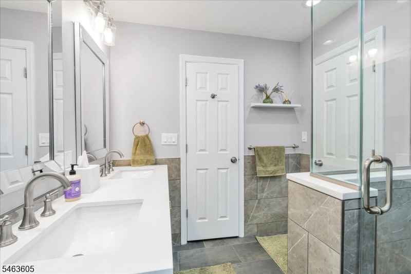 Primary Full Bath