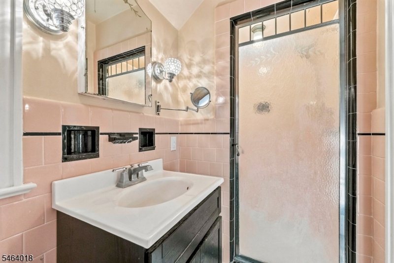 ensuite bath