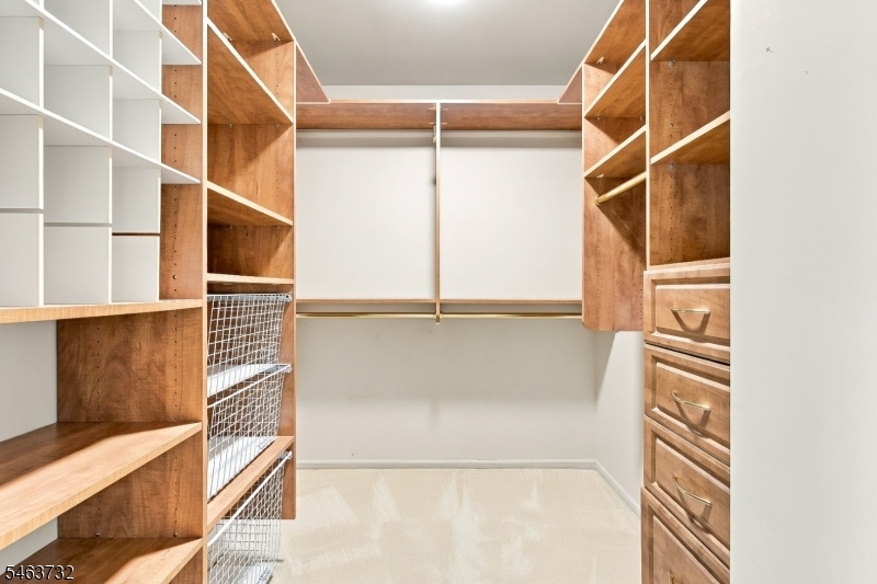 Walk in closet