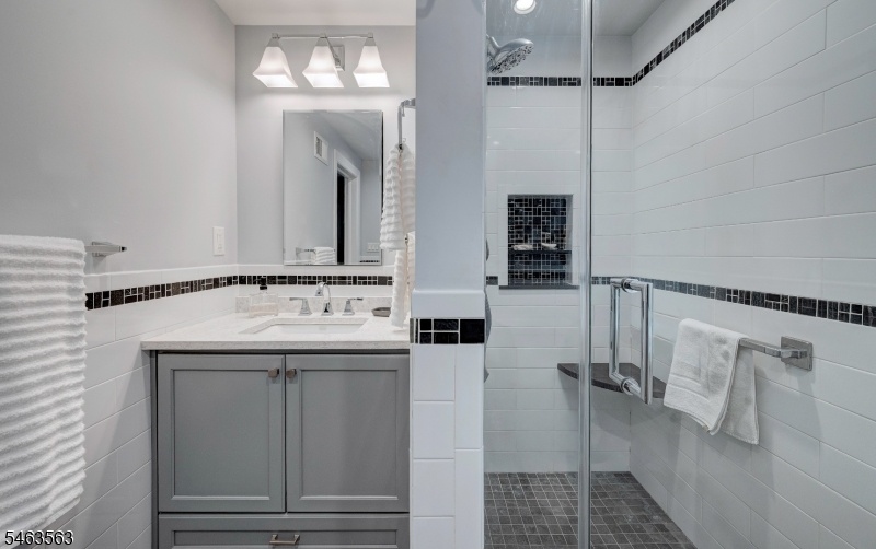 Hall bathroom #1