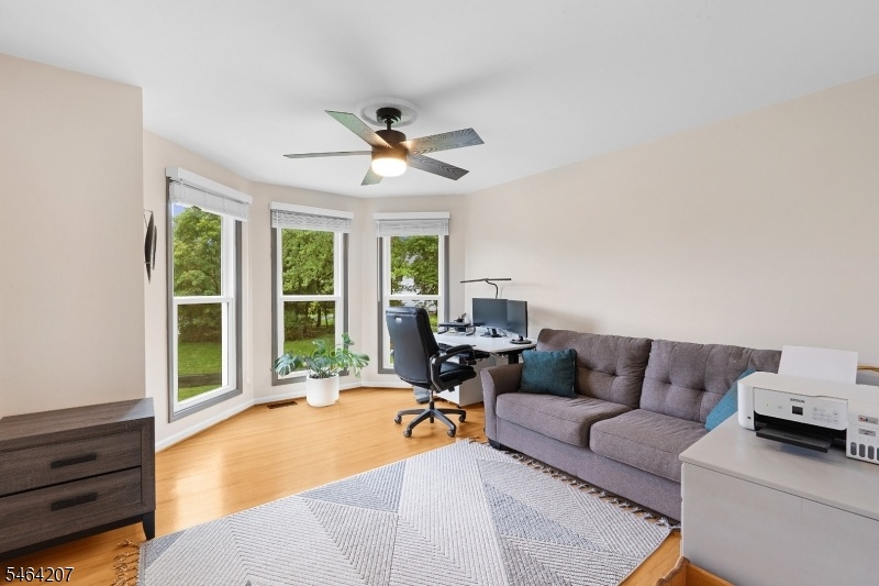 Office/Bedroom 1