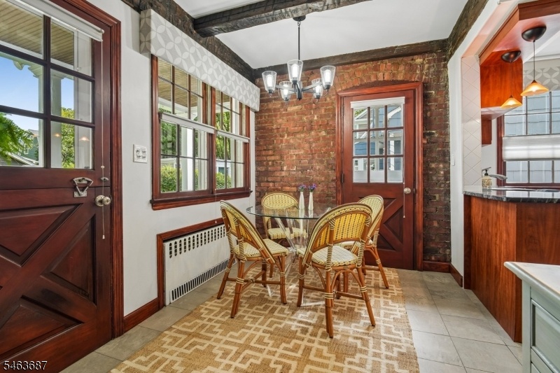 Breakfast room
