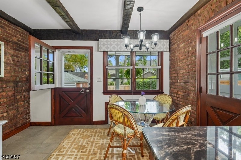 Breakfast room