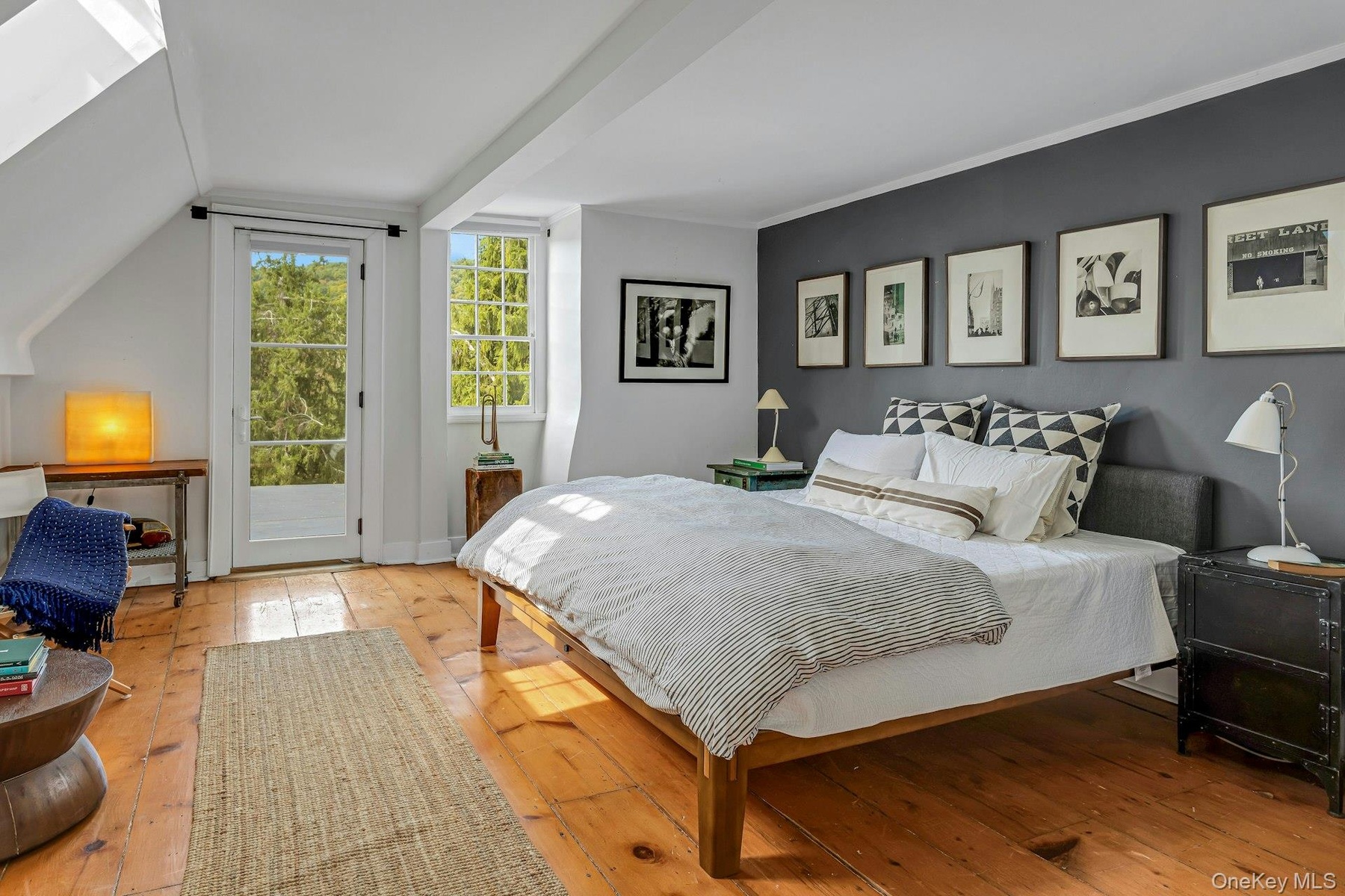 Bedroom w/access to  rooftop/sitting area