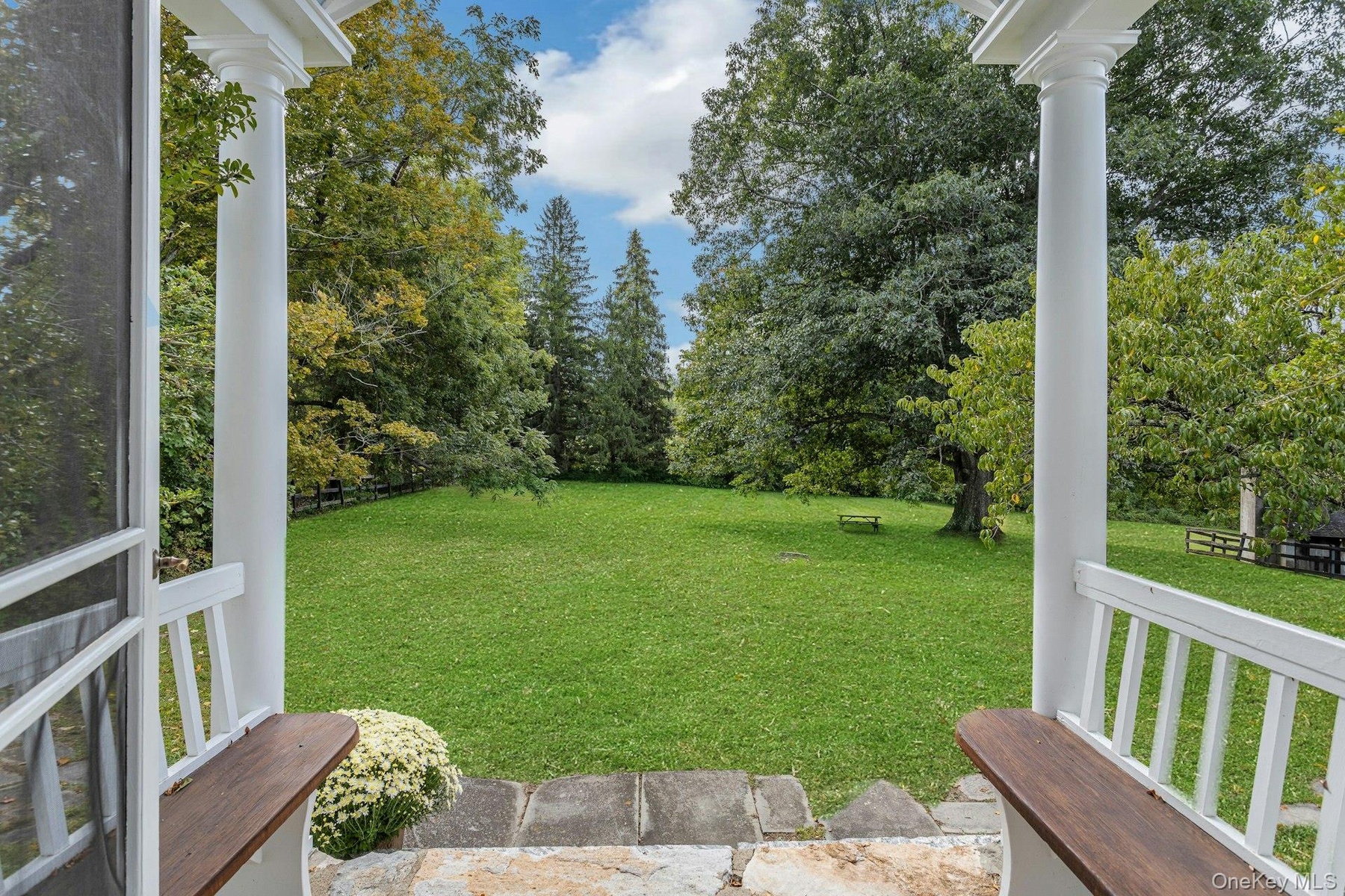 Beautiful stone w/benches