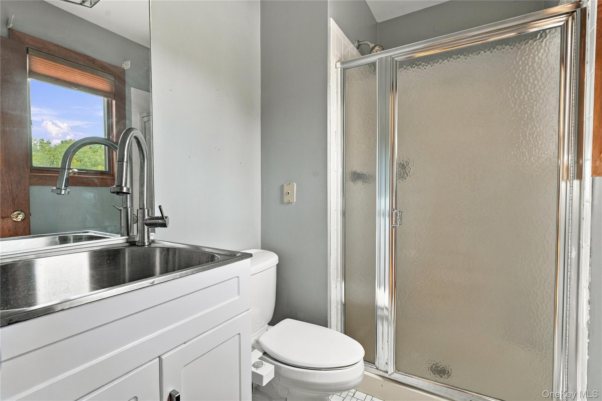 primary ensuite bathroom