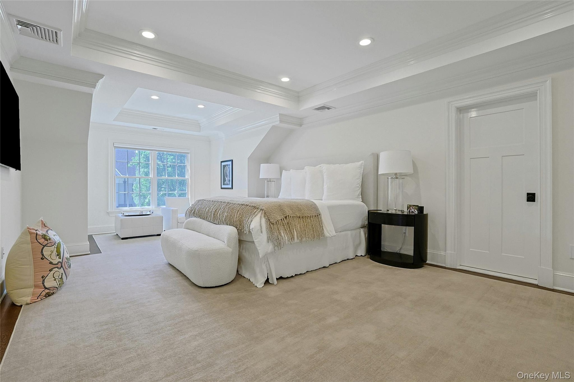 Upstairs primary bedroom