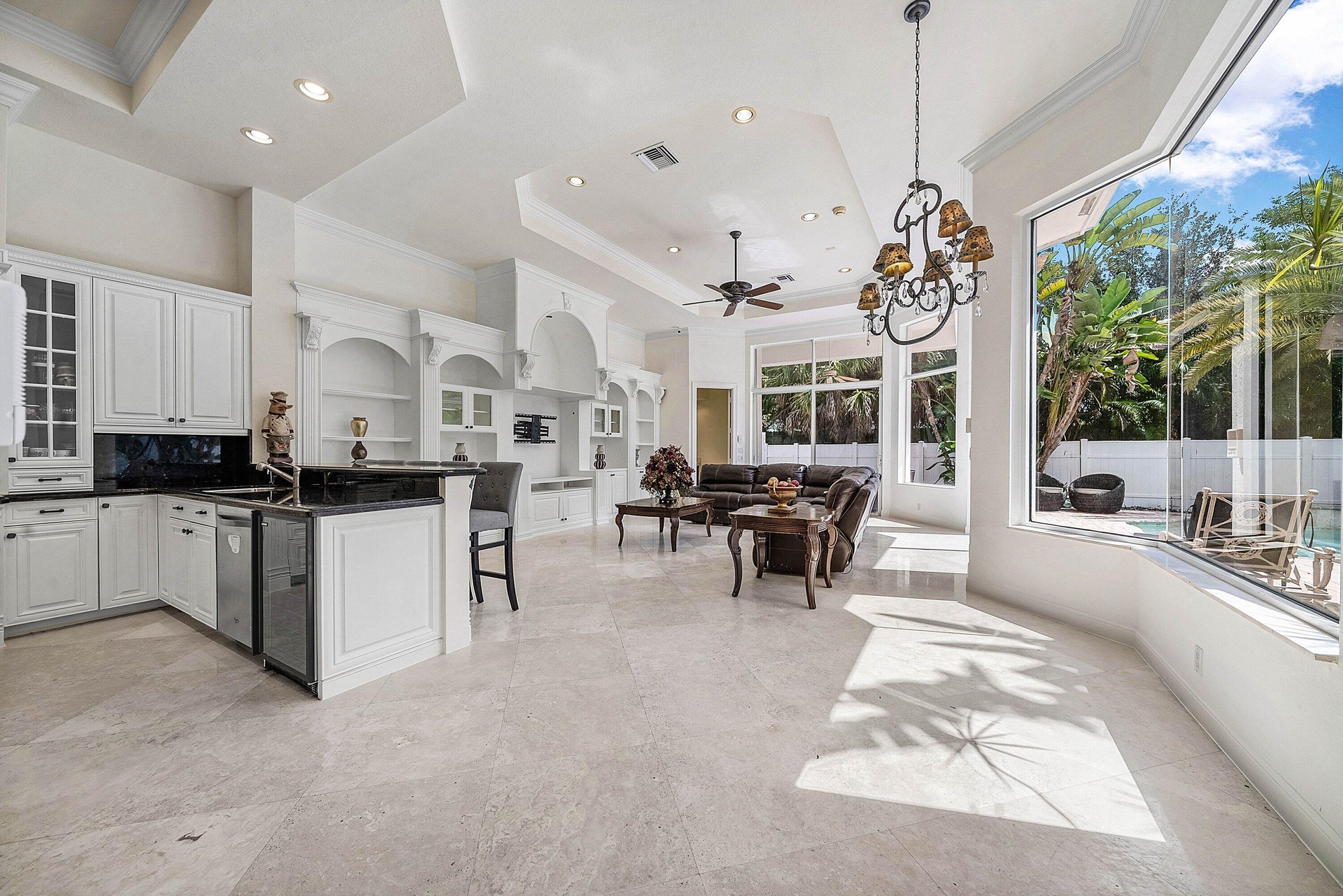 Family Dining area off of Kitchen and family room