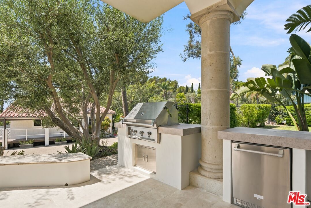 BBQ -  Fridge