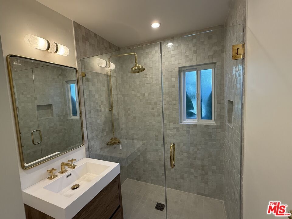 Guest House Bathroom #2
