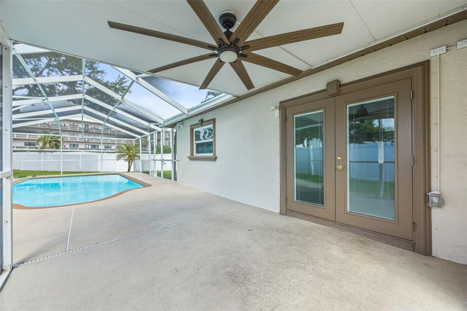 Covered Patio with ceiling fan
