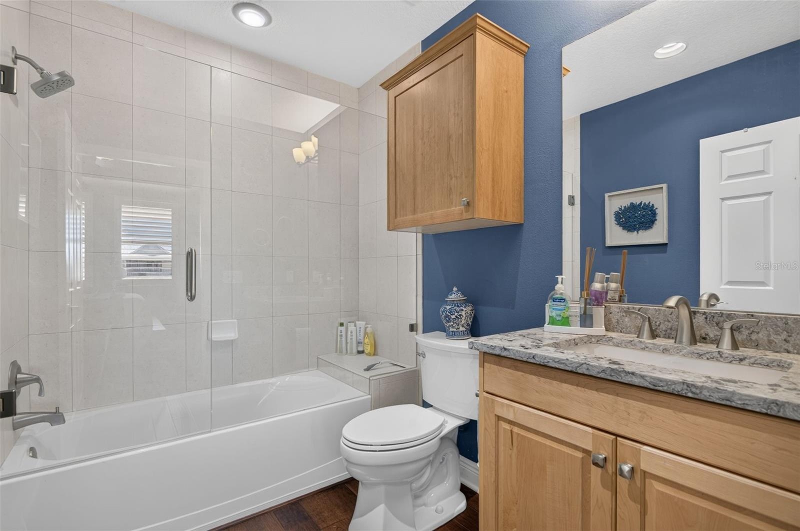 Ensuite bath 2