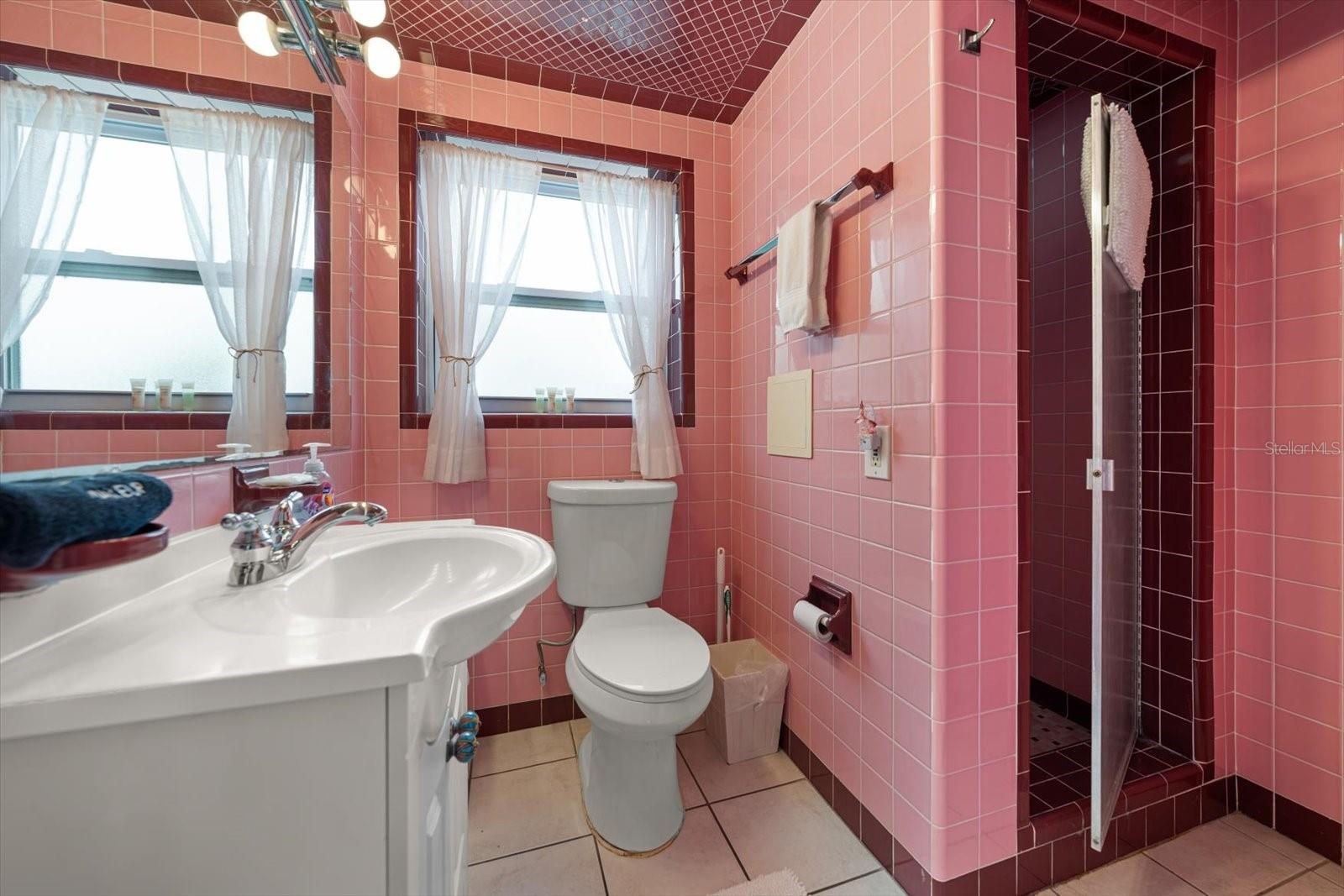 One bedroom apartemnt-note the vintage tile work