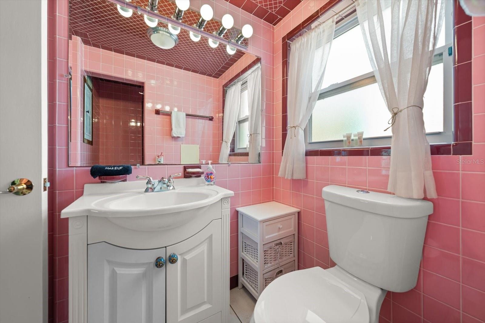 One bedroom bathroom