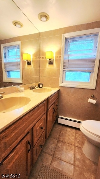2nd floor full bathroom
