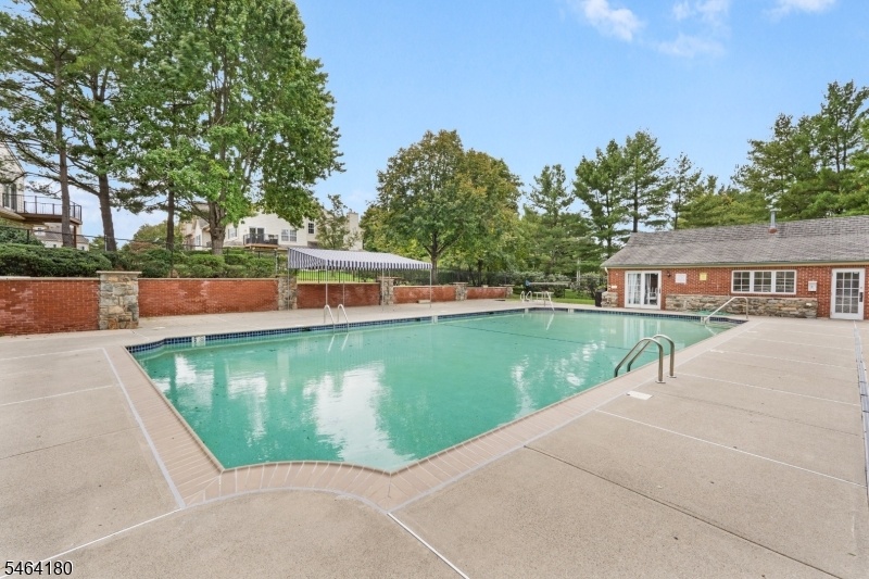 Club pool