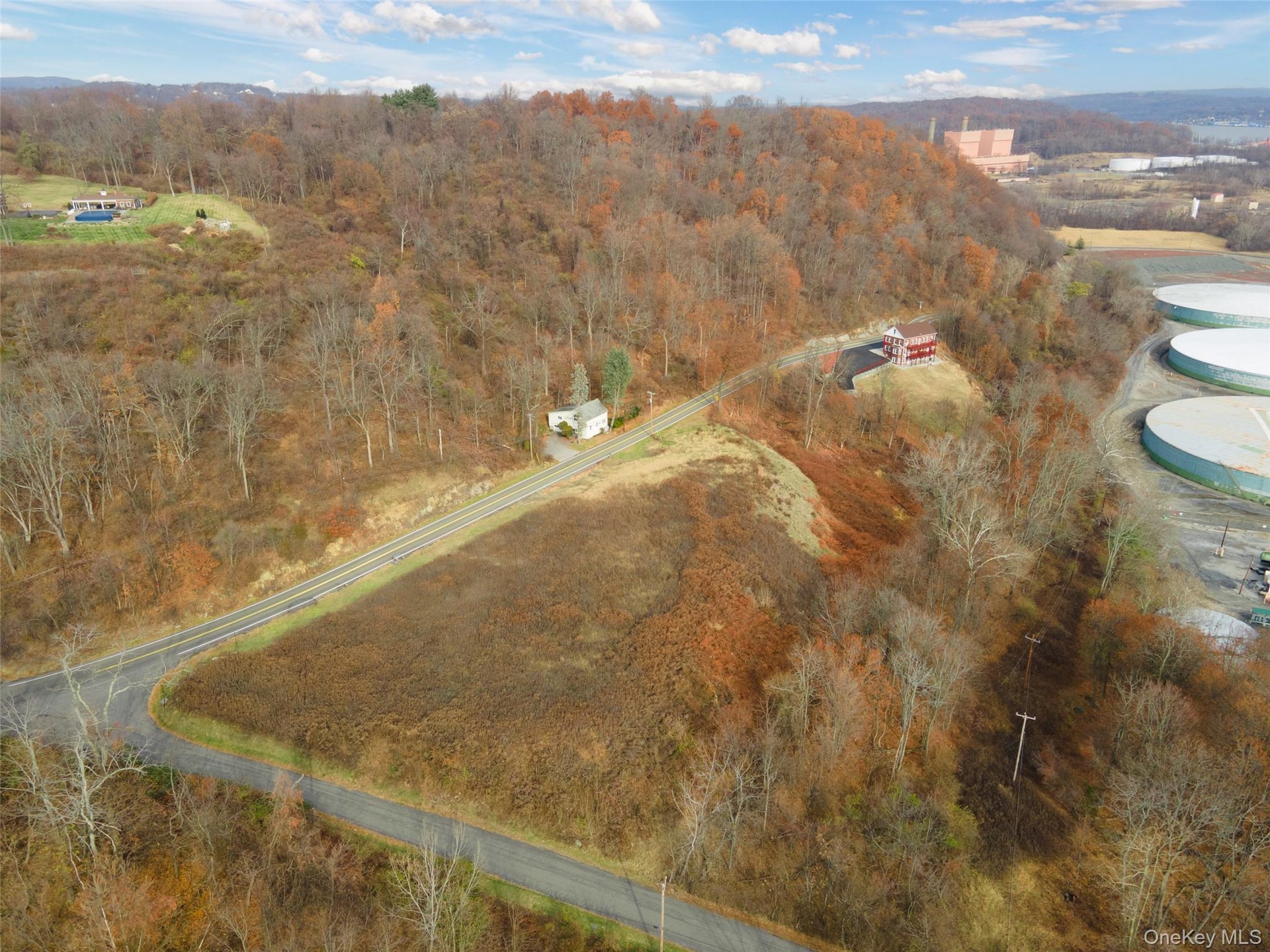 Birds eye view of property