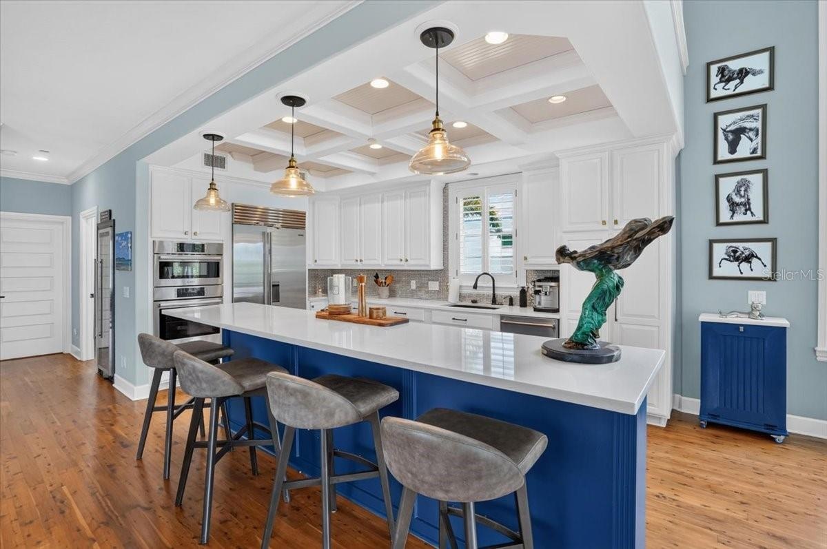 6330 Laguna Dr, Longboat Key, FL 34228