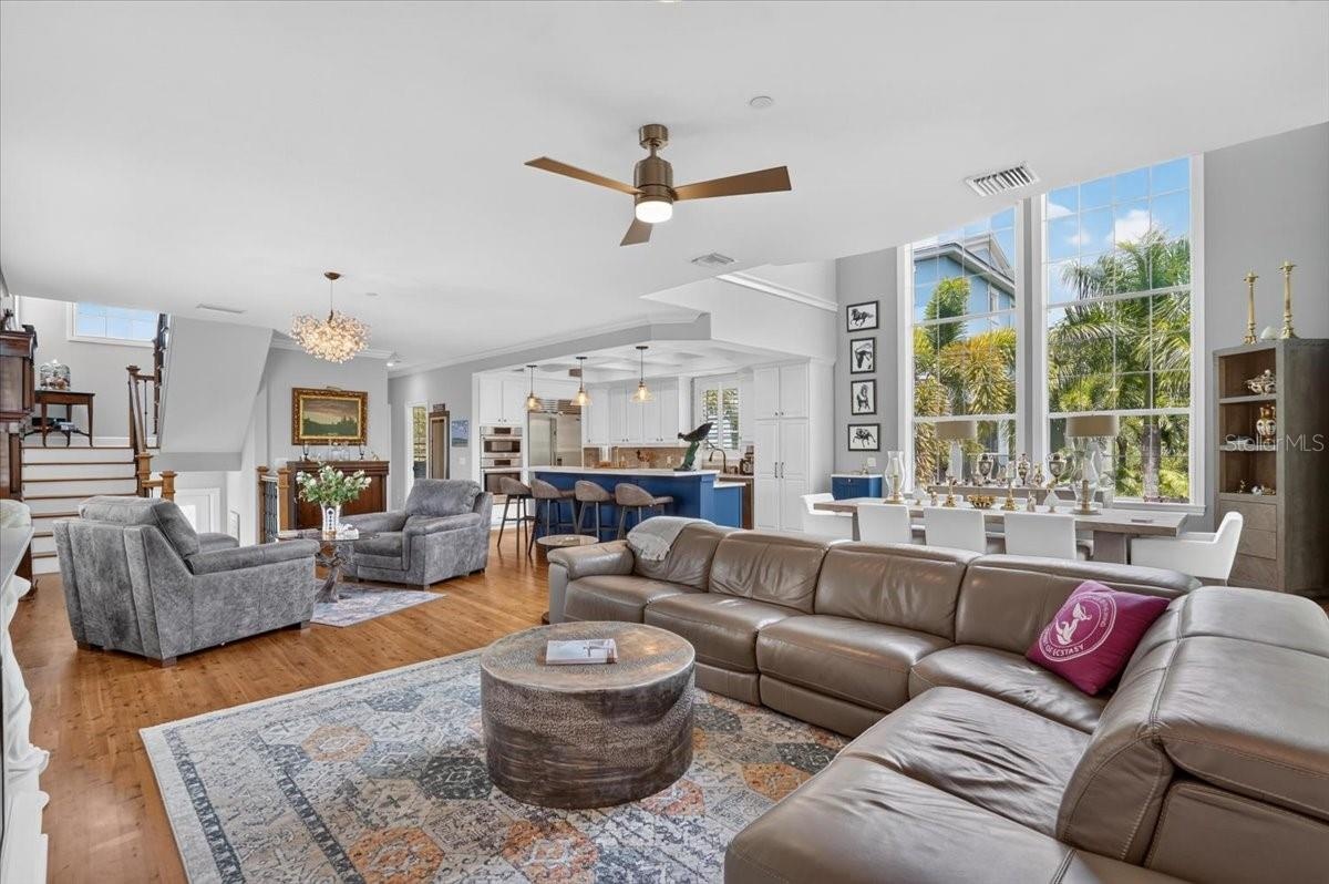 6330 Laguna Dr, Longboat Key, FL 34228