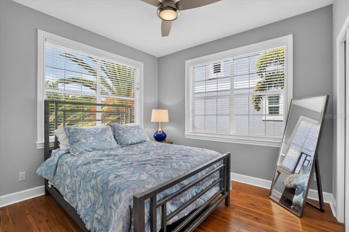 6330 Laguna Dr, Longboat Key, FL 34228