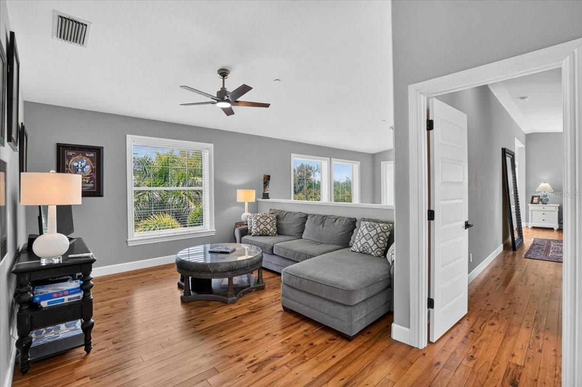 6330 Laguna Dr, Longboat Key, FL 34228