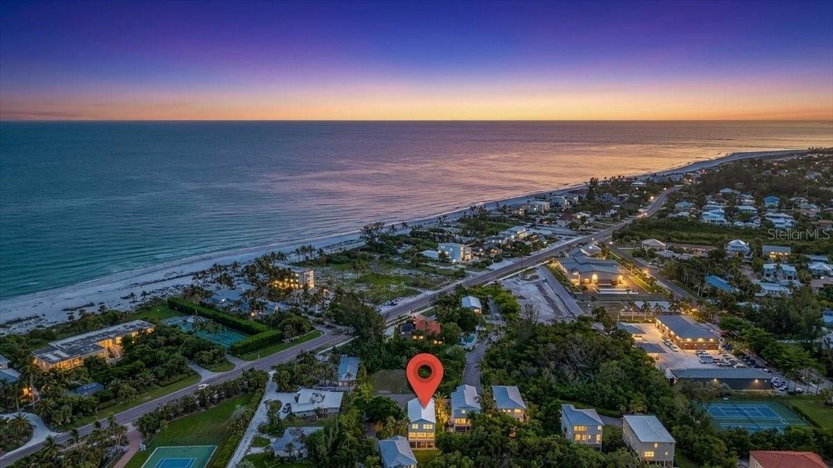 6330 Laguna Dr, Longboat Key, FL 34228