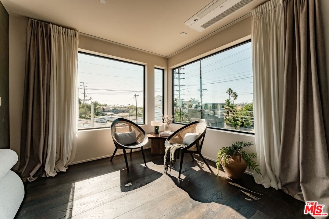 Corner sitting area