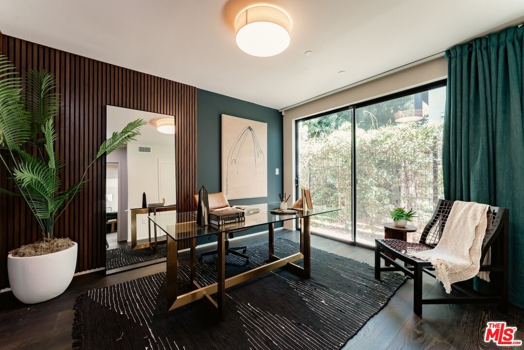Office/flex room