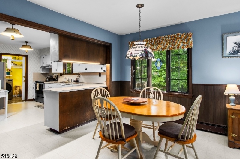 Eat in kitchen