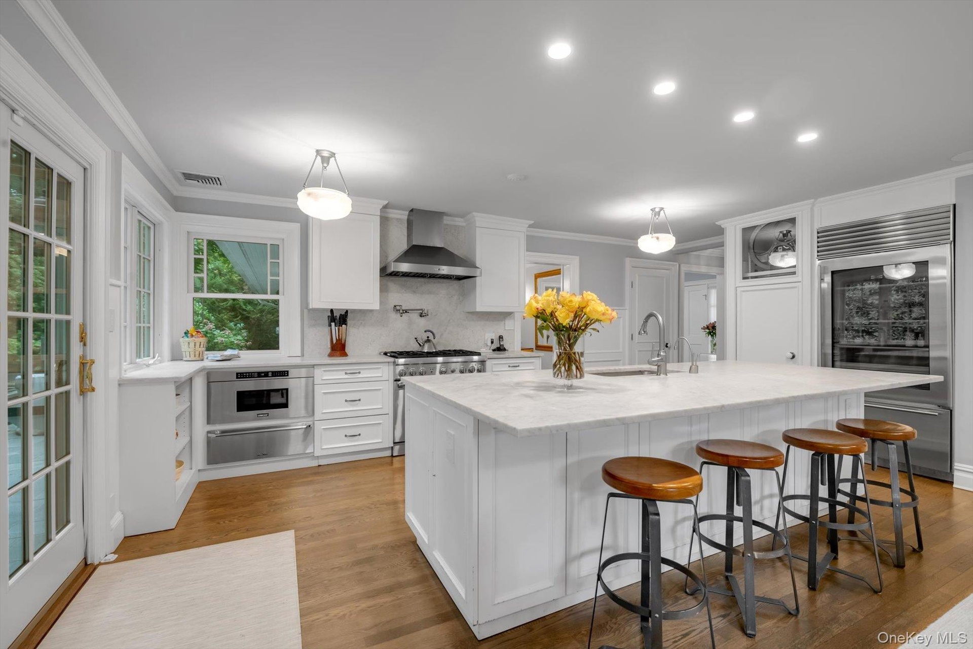 Eat-in Kitchen