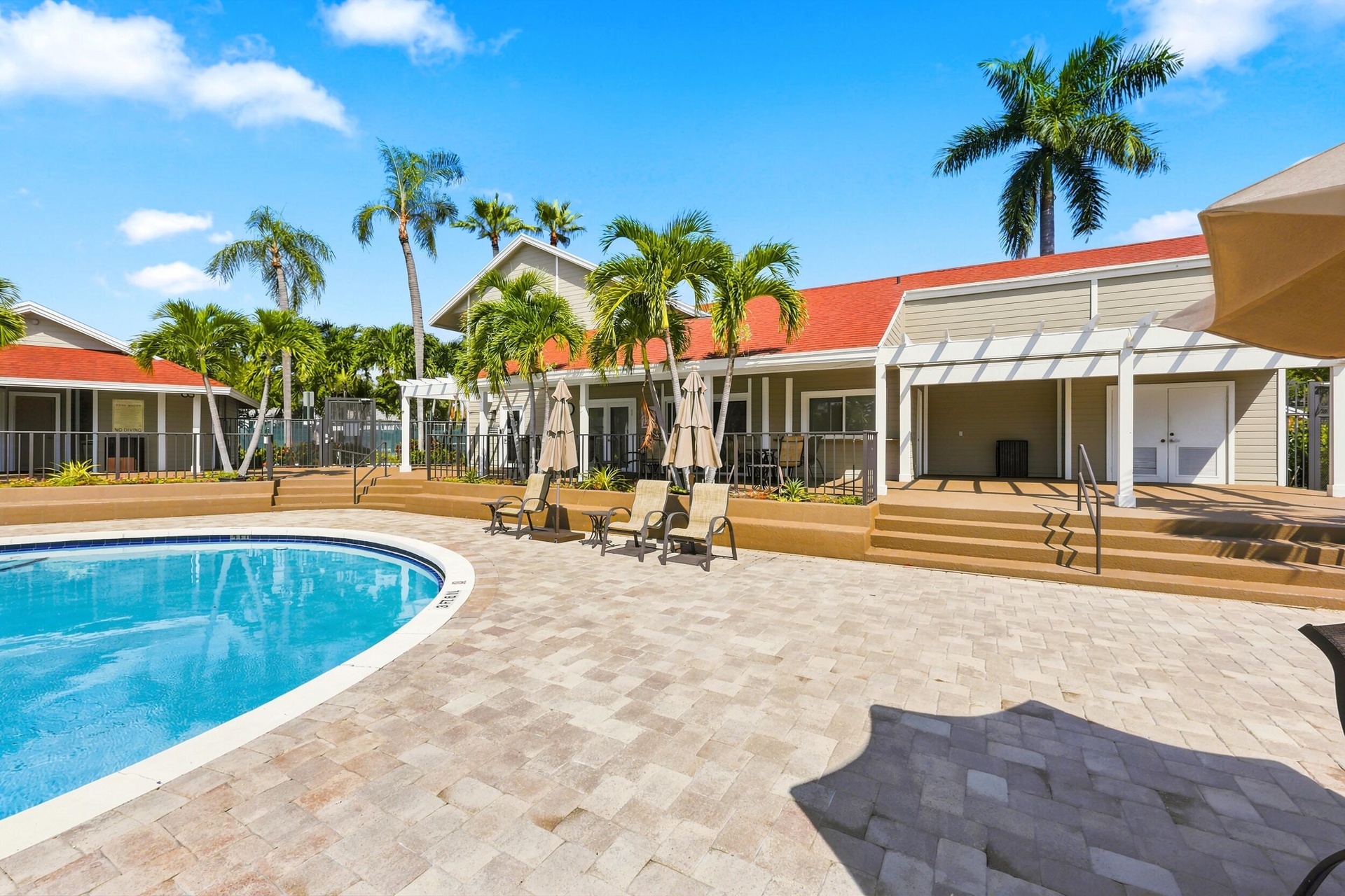 Fairfield at Boca is a gated community in the heart of Central Boca Raton, conveniently located near the mall, FAU, upscale dining, and premier shoppi