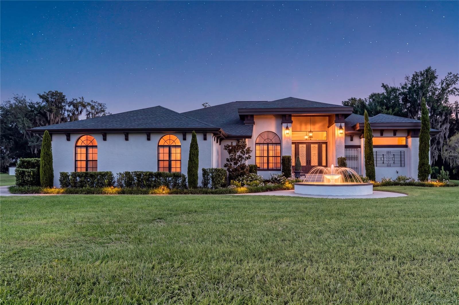 5 acre Estate home w/ workshop!