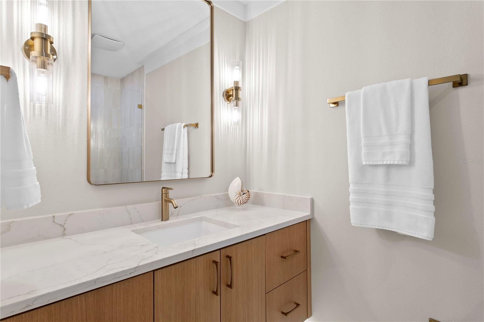 ensuite bath for 2nd bedroom