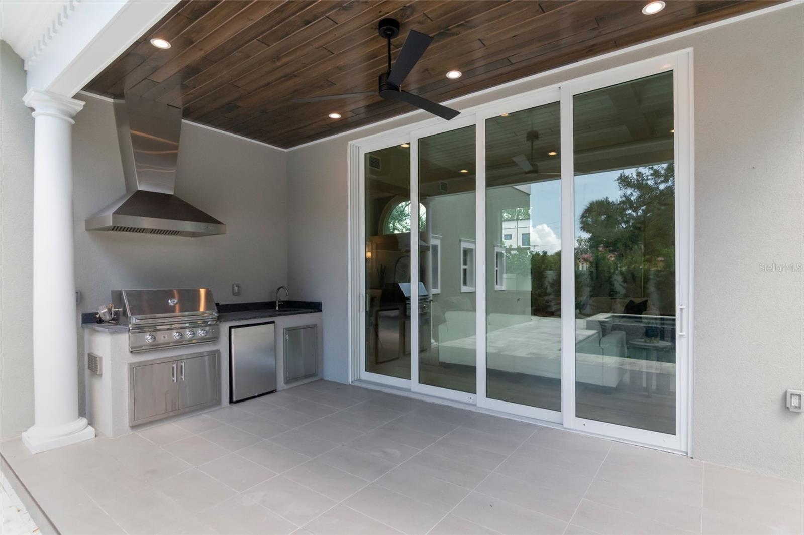 summer kitchen