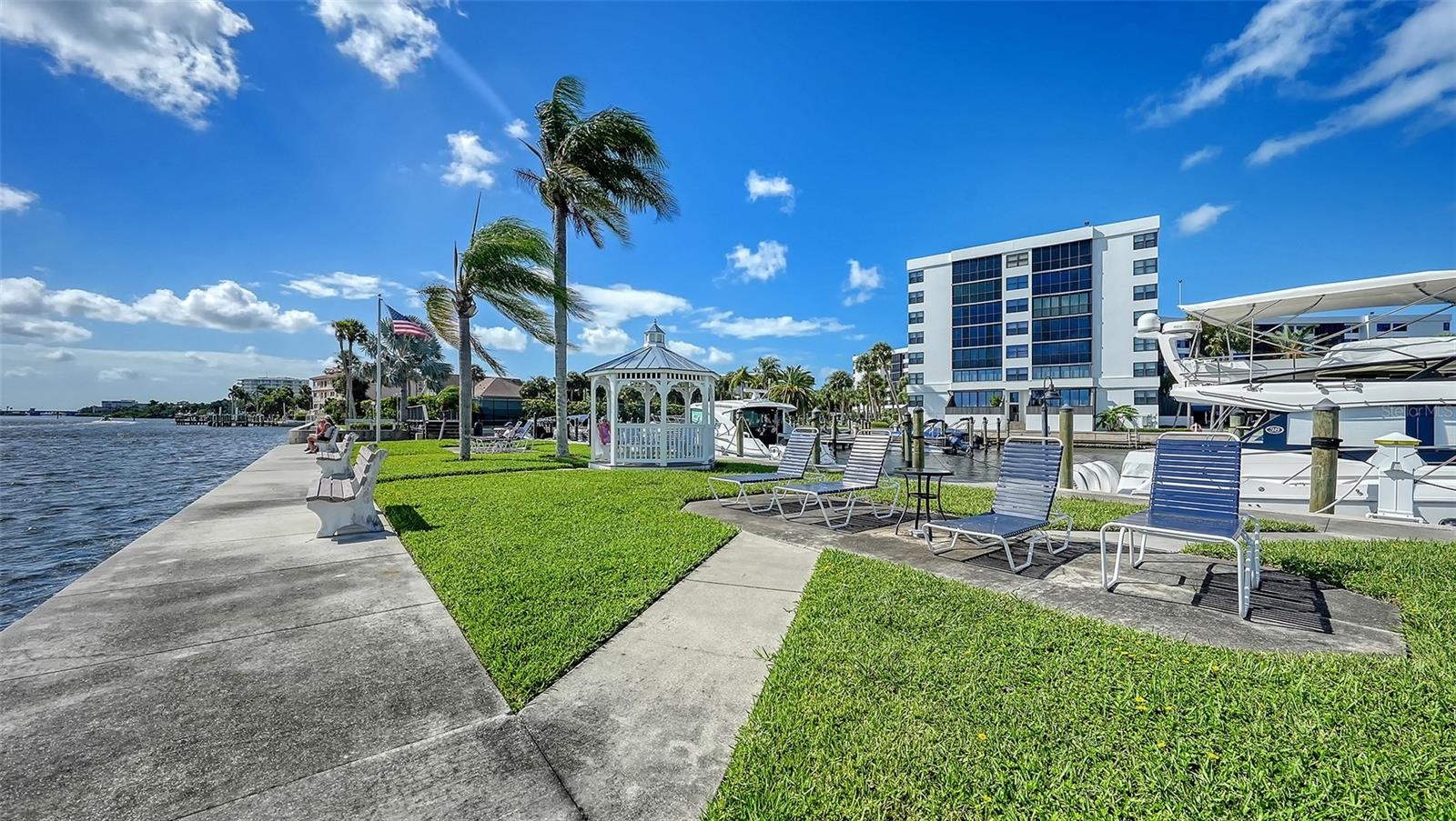 Sitting area on intracoastal waterway