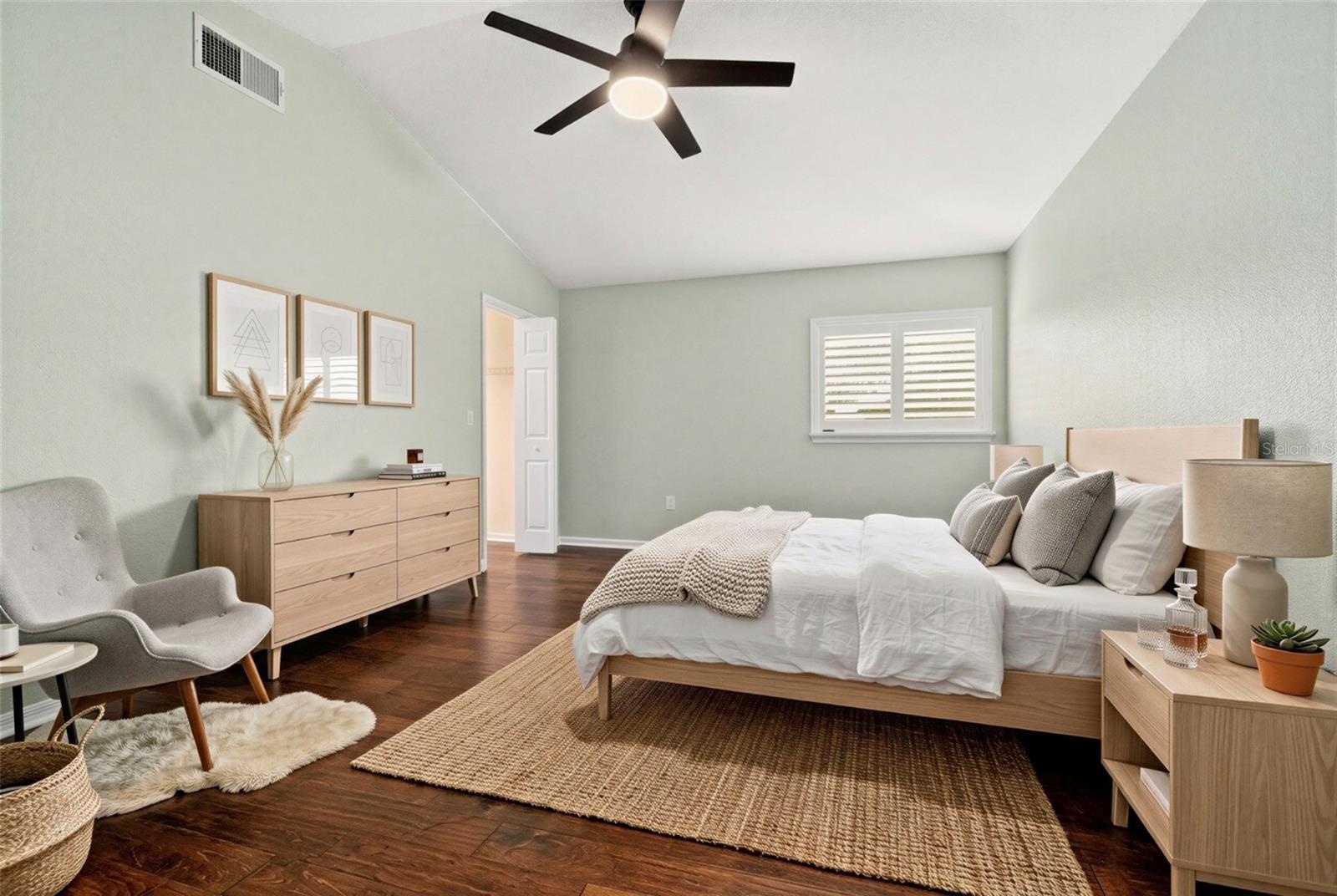 Oversized BR with huge closet!