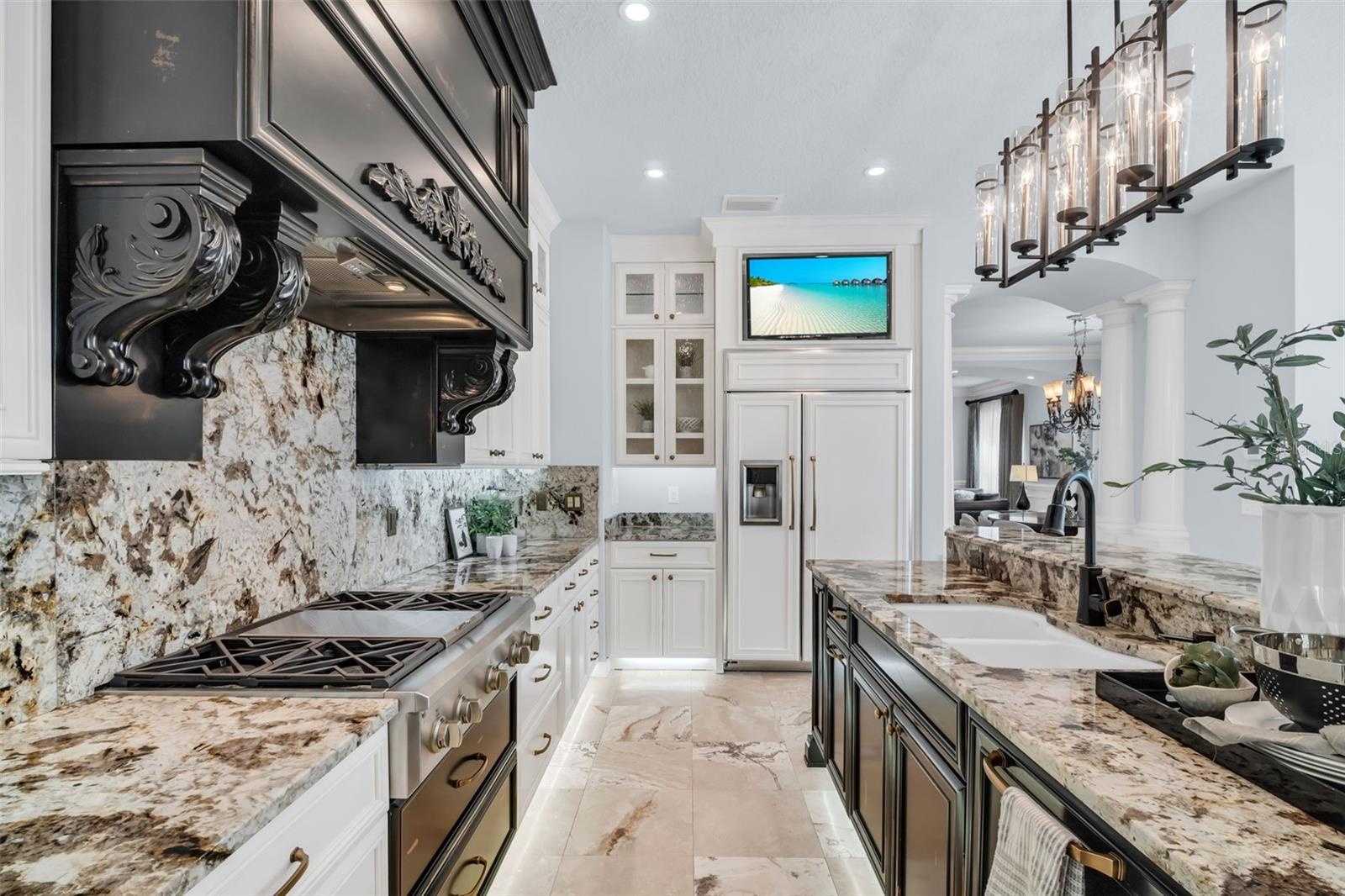 Main level Kitchen