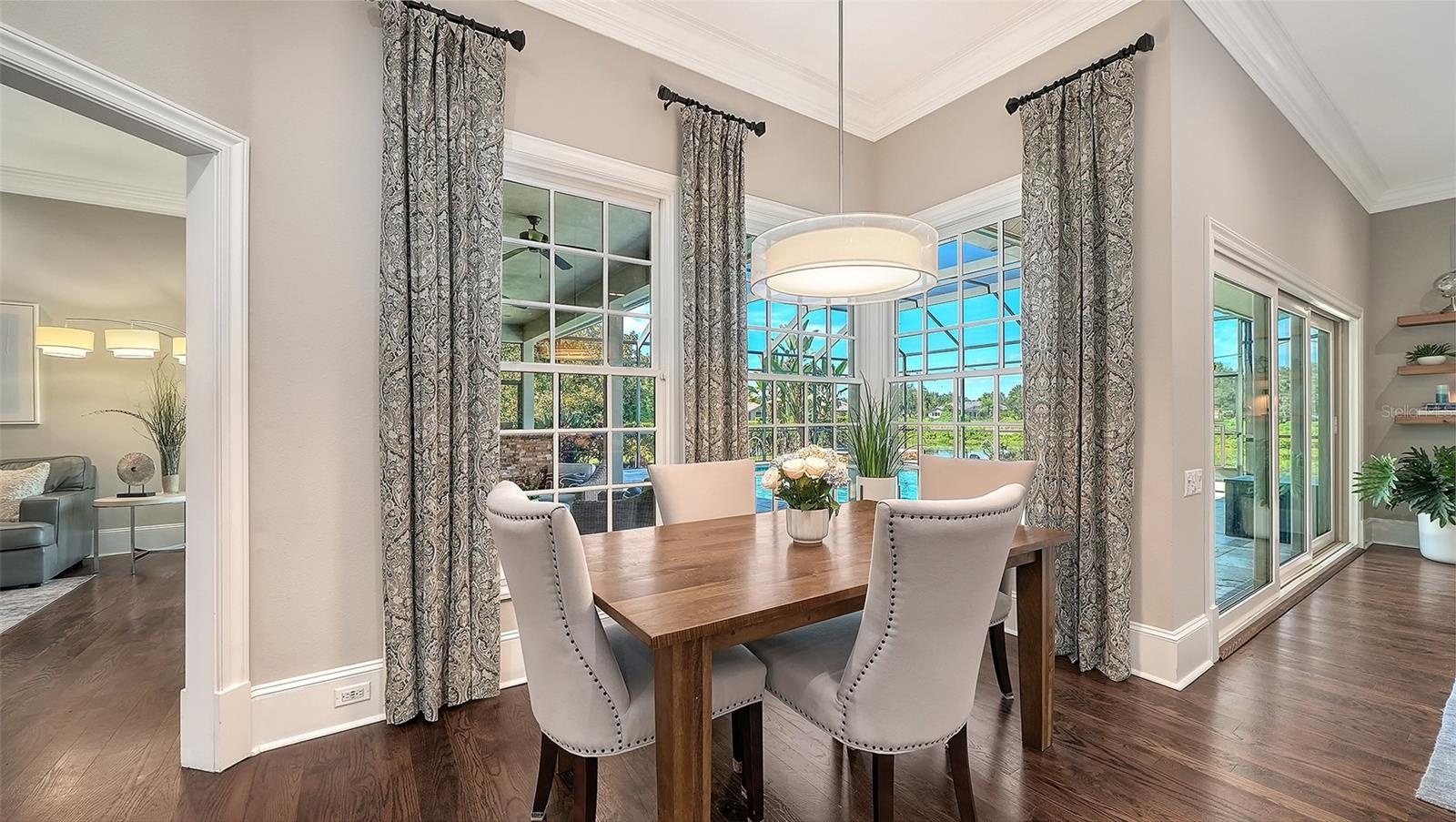 Kitchen dining