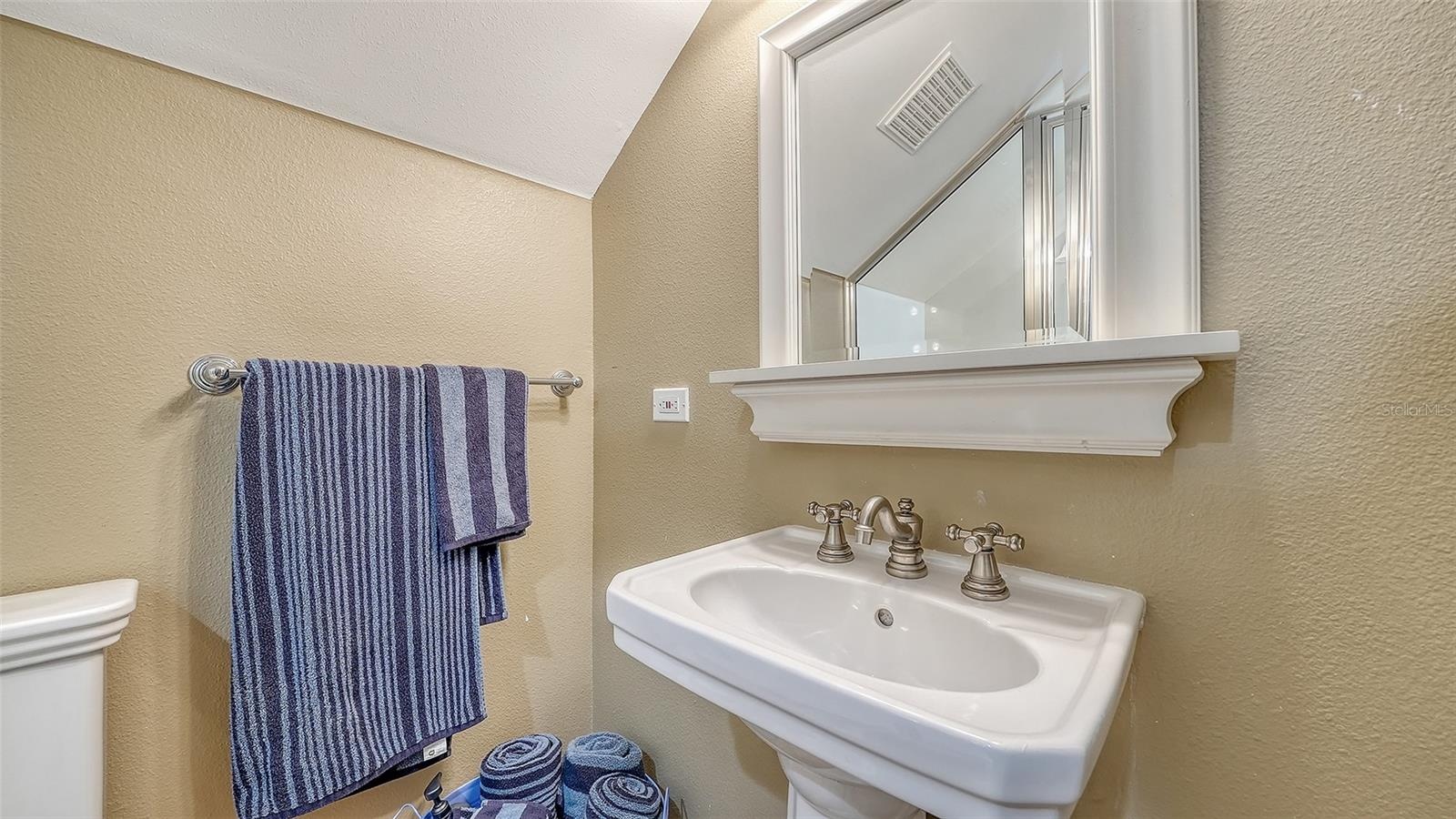 Upstairs full bath