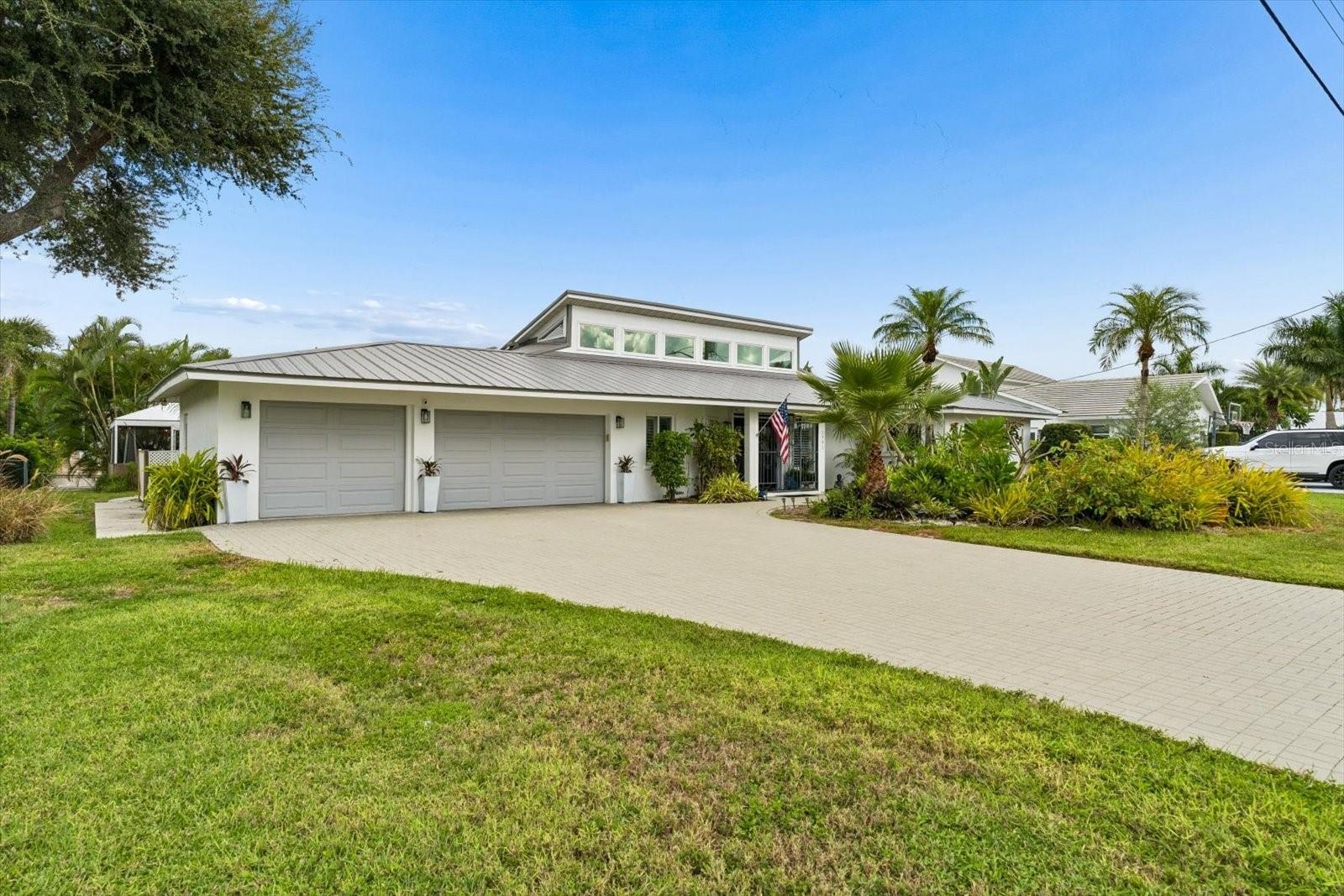 3 Car Garage