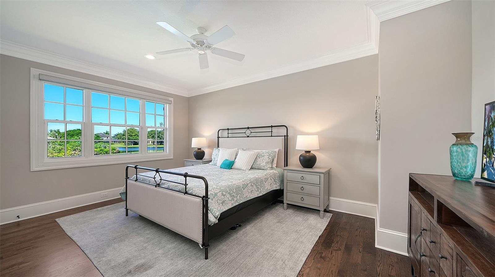 Downstairs Guest ensuite (bedroom 4)