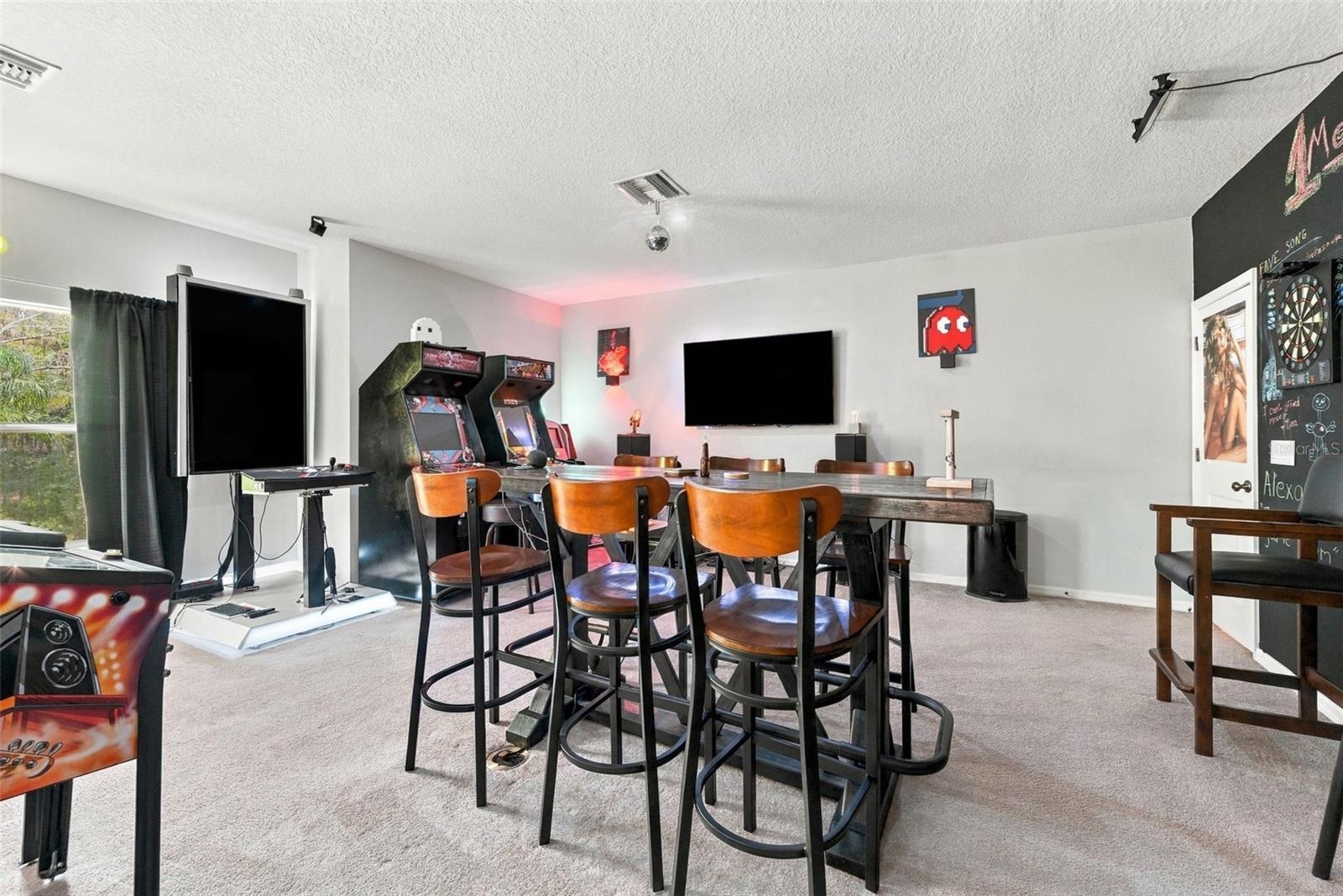 Second floor large bonus room