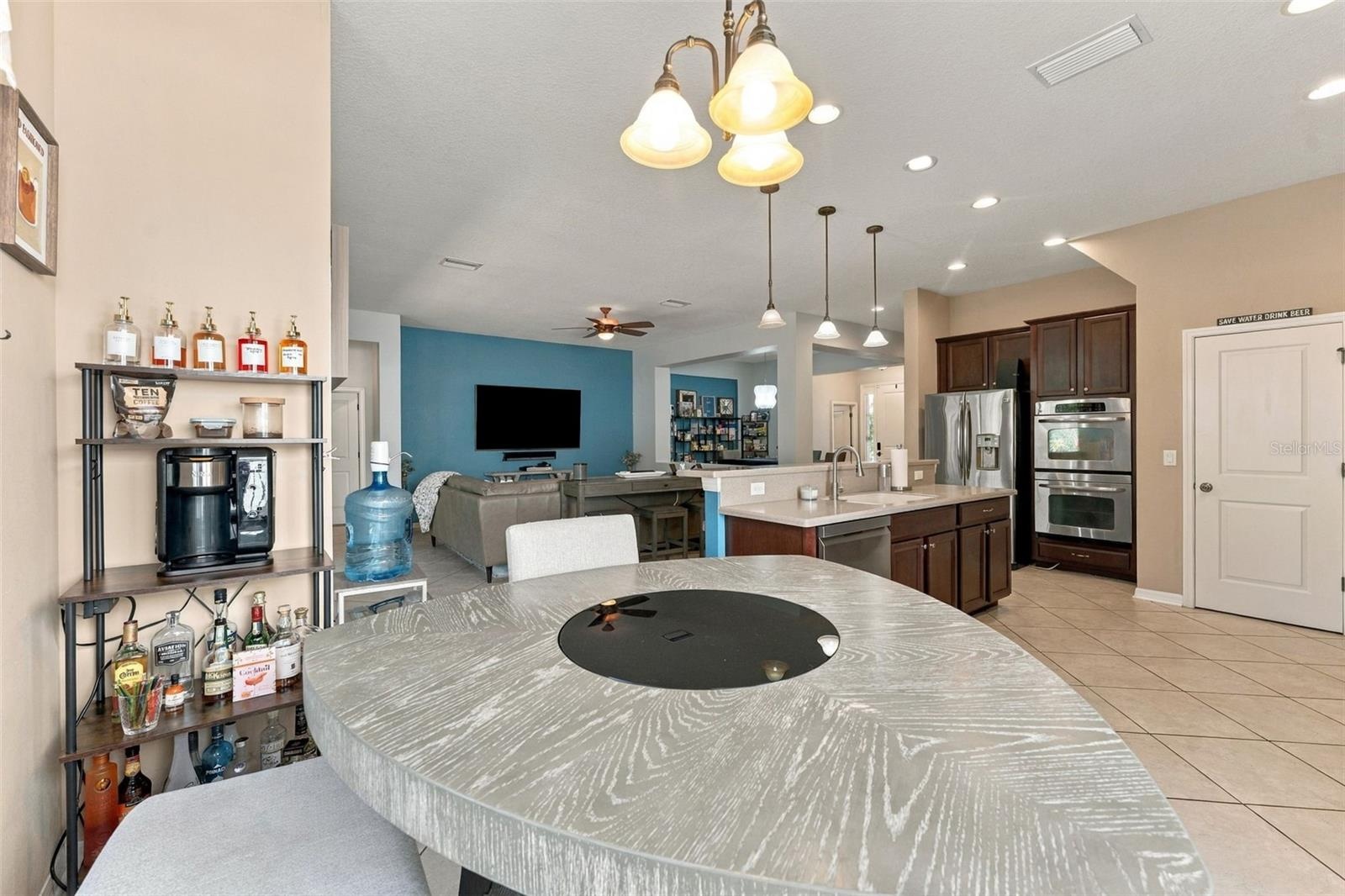Eat in kitchen