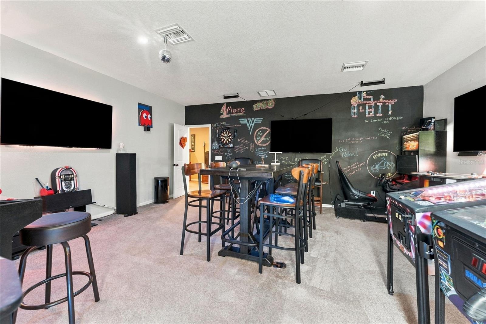 Second floor large bonus room