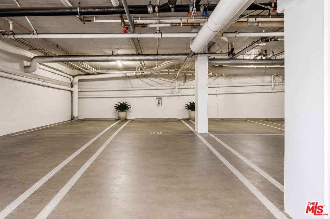 TANDUM PARKING SPOTS - GUEST P